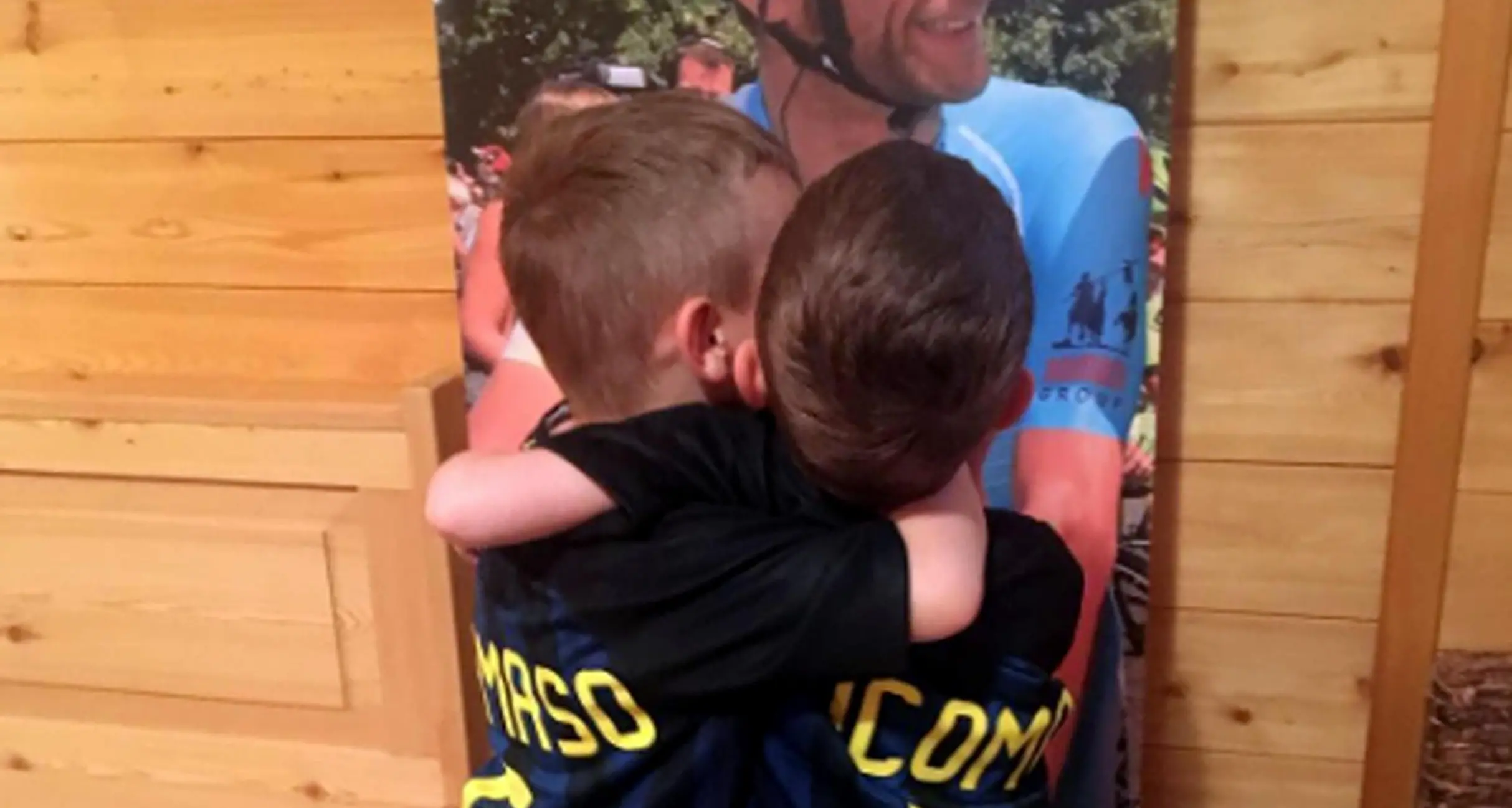 L'Inter regala due maglie ai figli di Michele Scarponi