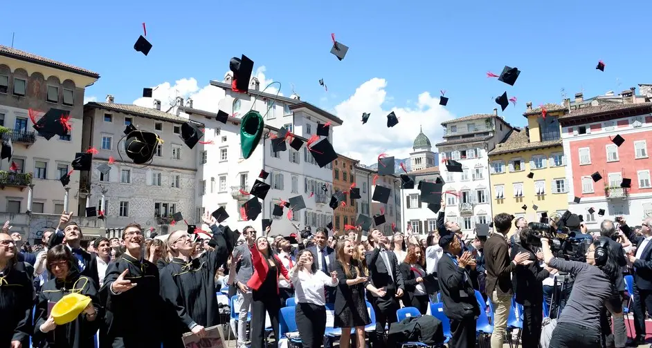 Laureati in piazza, diplomi a 431 giovani