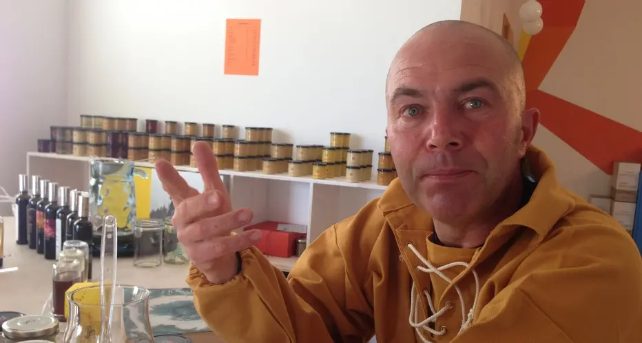 Andrea Paternoster, apicoltore visionario e innovatore
