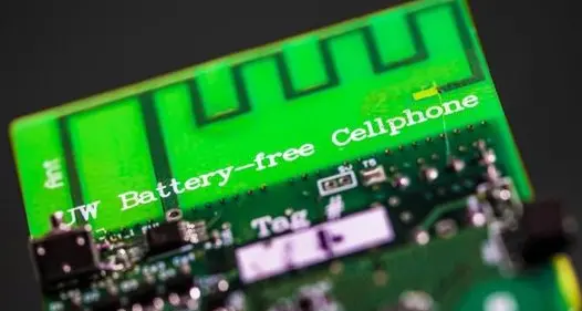 Ecco il primo telefonino senza batteria