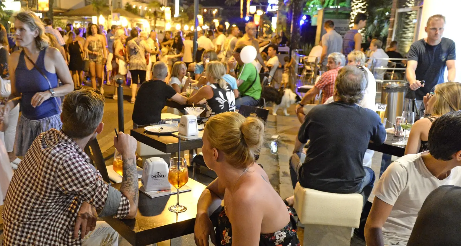 Notte di festa in viale Rovereto