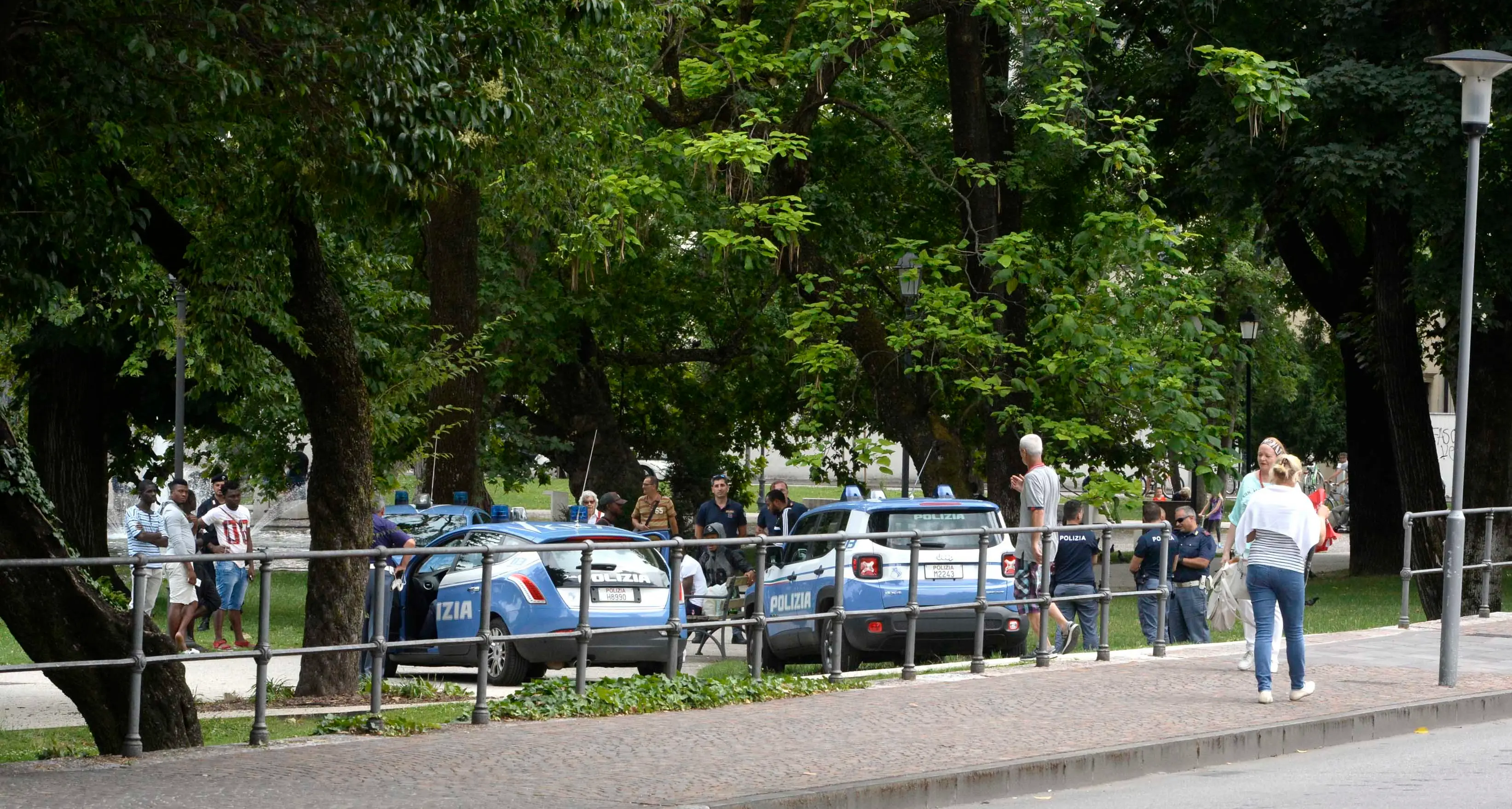 Bocciata la recinzione di Piazza Dante