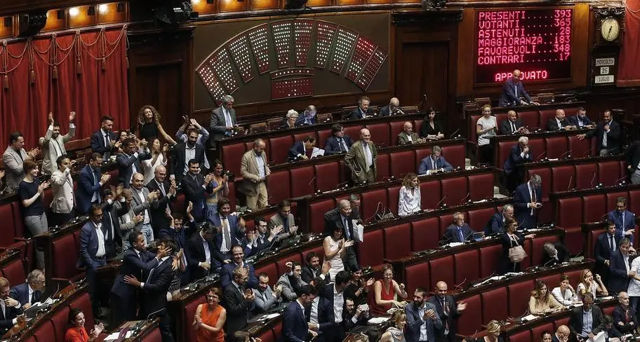 Vitalizi, sì all’abolizione. In Trentino l’ira degli ex parlamentari