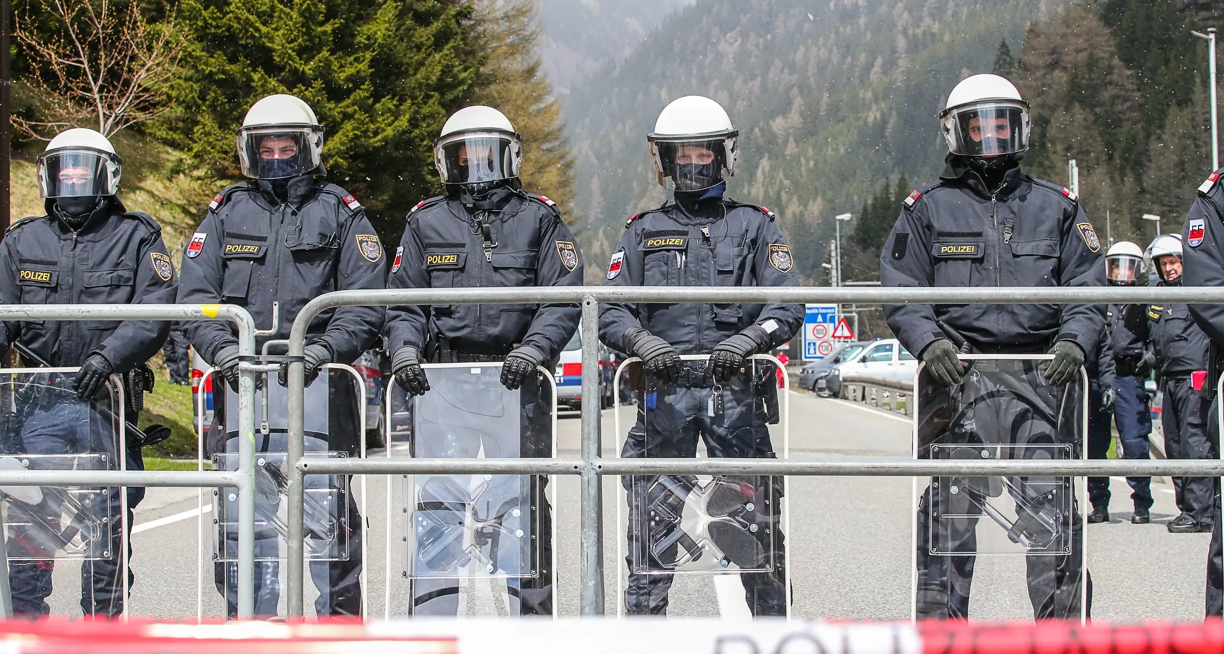 Migranti: l'Austria rafforza i controlli al Brennero