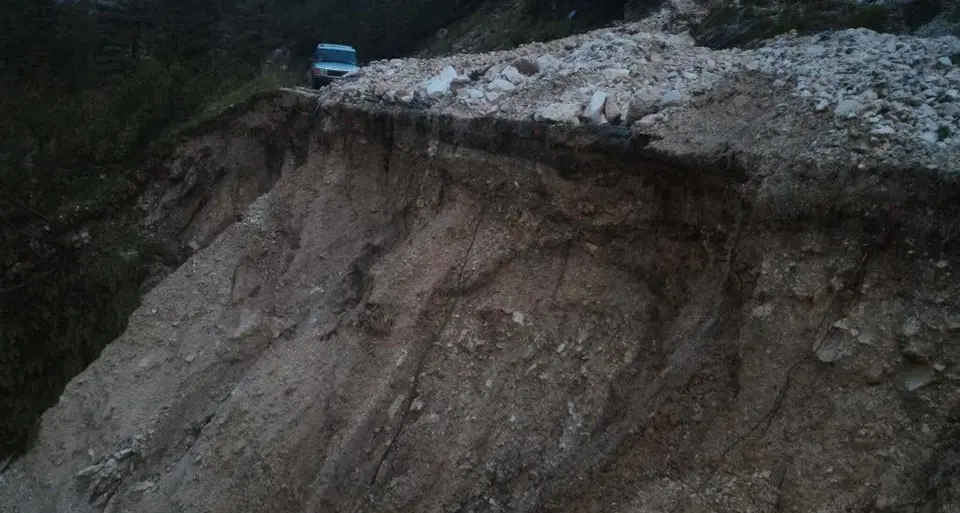 Frana, interrotta la strada per il Gardeccia