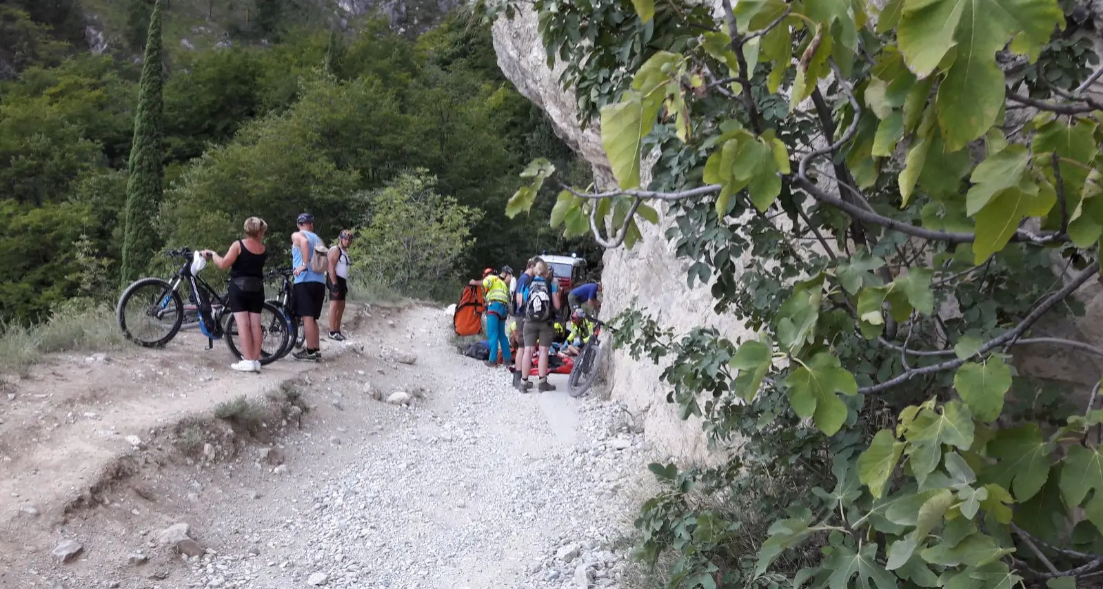 Colpita da un sasso, grave una bambina
