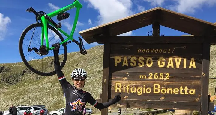 Temperato a Passo Gavia senza ruota anteriore e manubrio