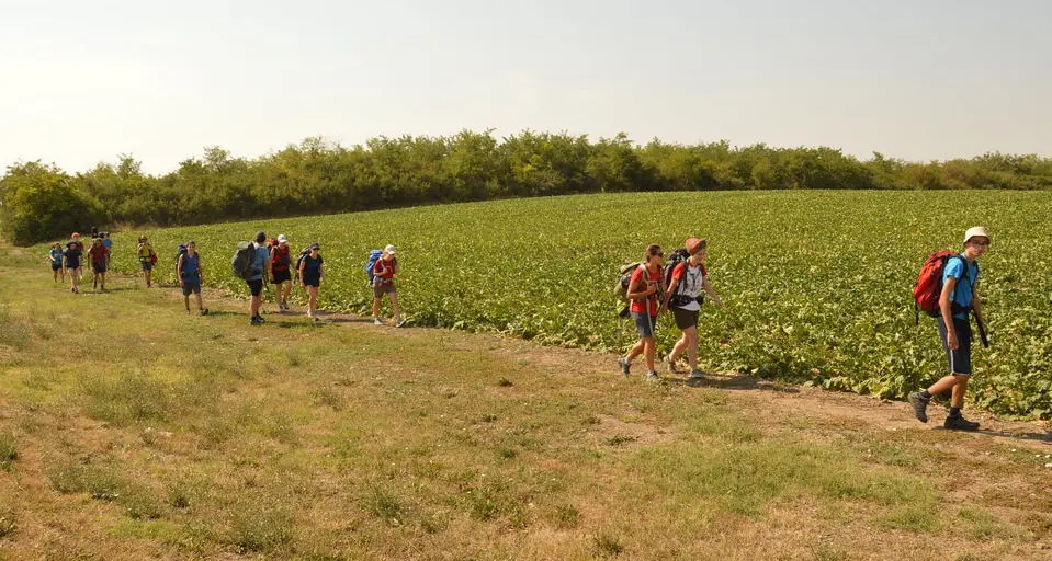 Scout trentini a piedi in Serbia lungo le rotte migranti