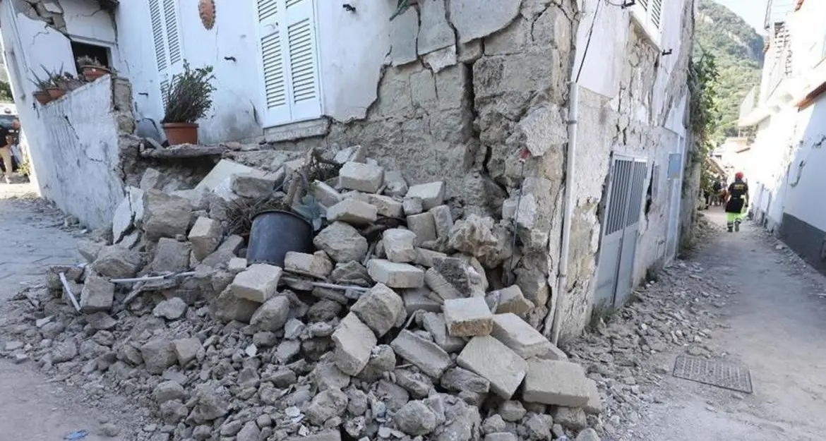 Terremoto, ingegneri trentini a Ischia per rilevare i danni