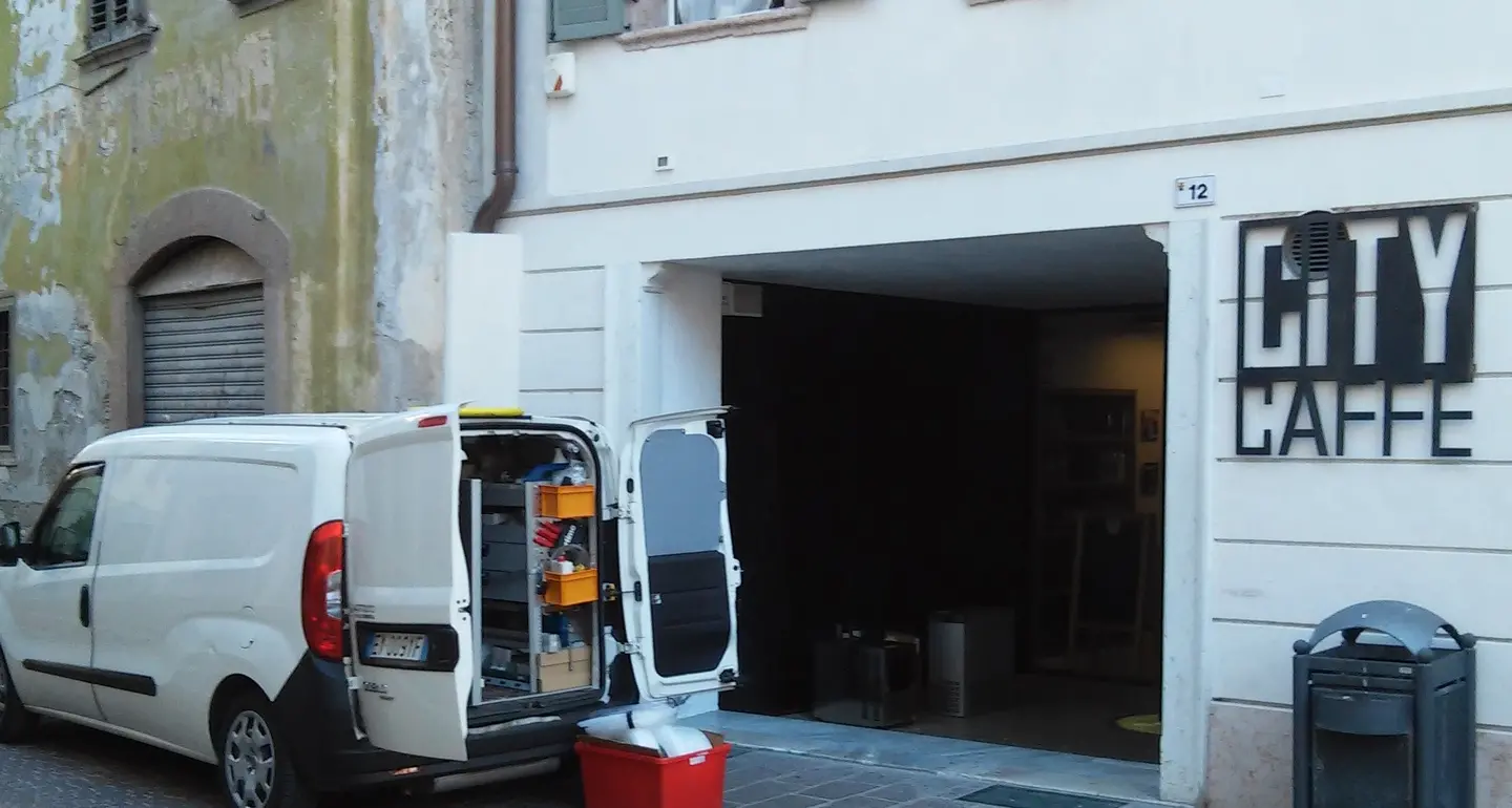 In via Pennella riapre i battenti il City Bar