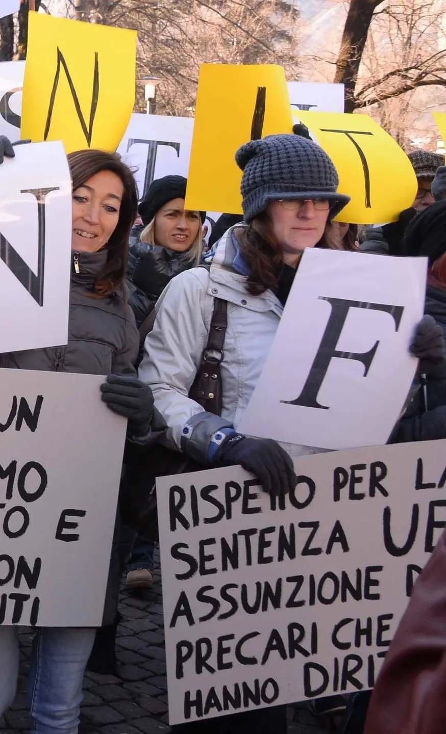 Precari scuola, due risarcimenti