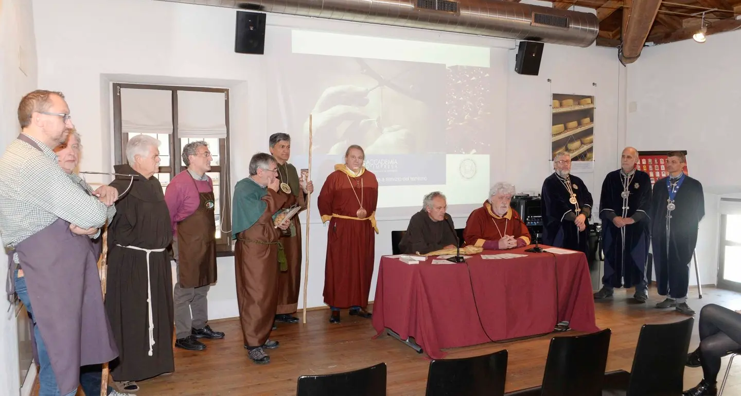 Tonco e tortel, le confraternite ai fornelli