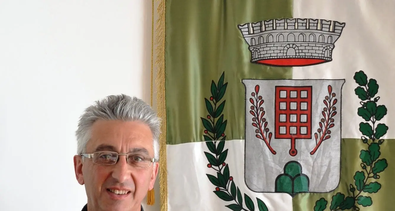 Il sindaco \"nazi\" resiste al suo posto