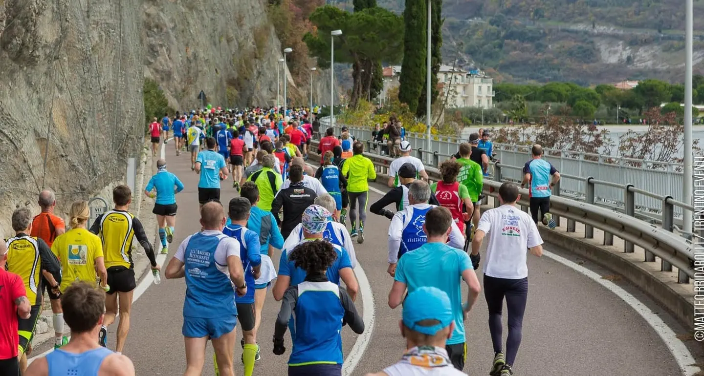 Domenica strade chiuse per la mezza maratona