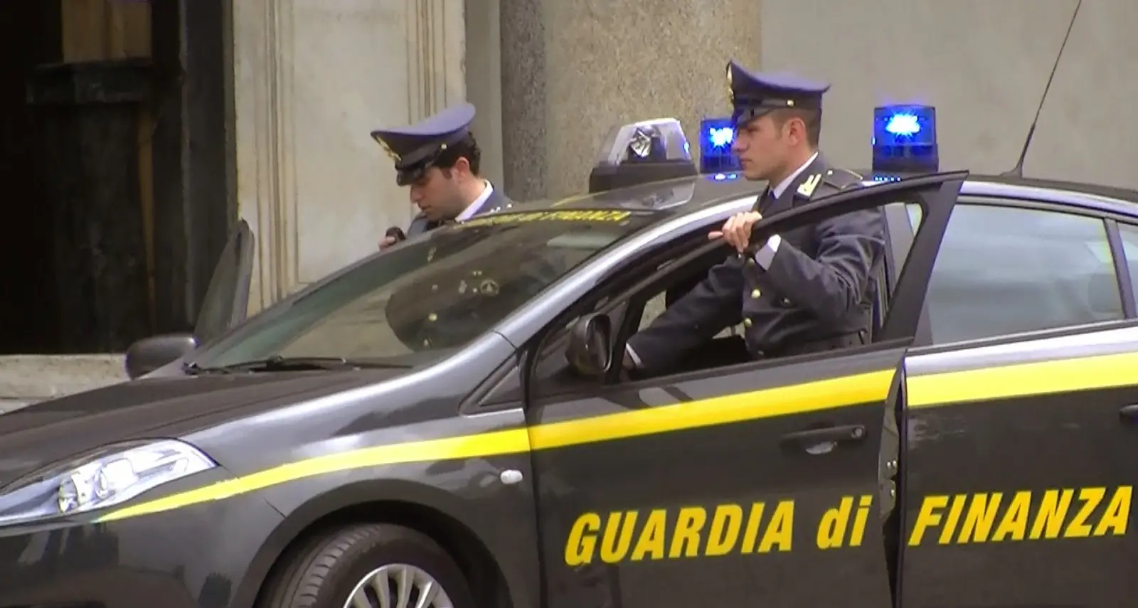 Dimaro- Folgarida: vendevano stampe e quadretti senza licenza, sanzione da 3000 euro
