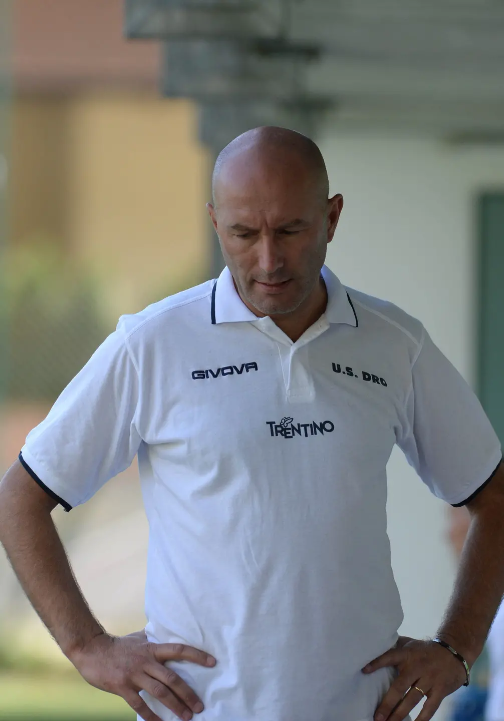 Pugni, testate e bestemmie sui campi di calcio trentini