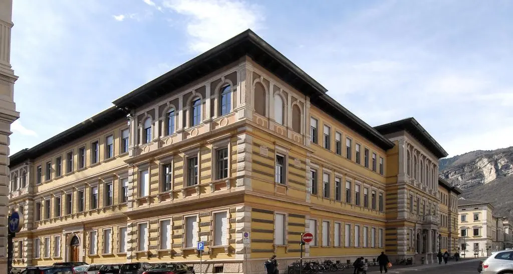 Ztl nel mirino, in via Verdi pioggia di multe ai genitori