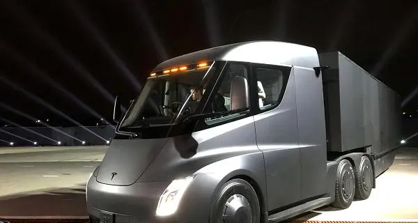 Fercam punta sul camion elettrico Tesla