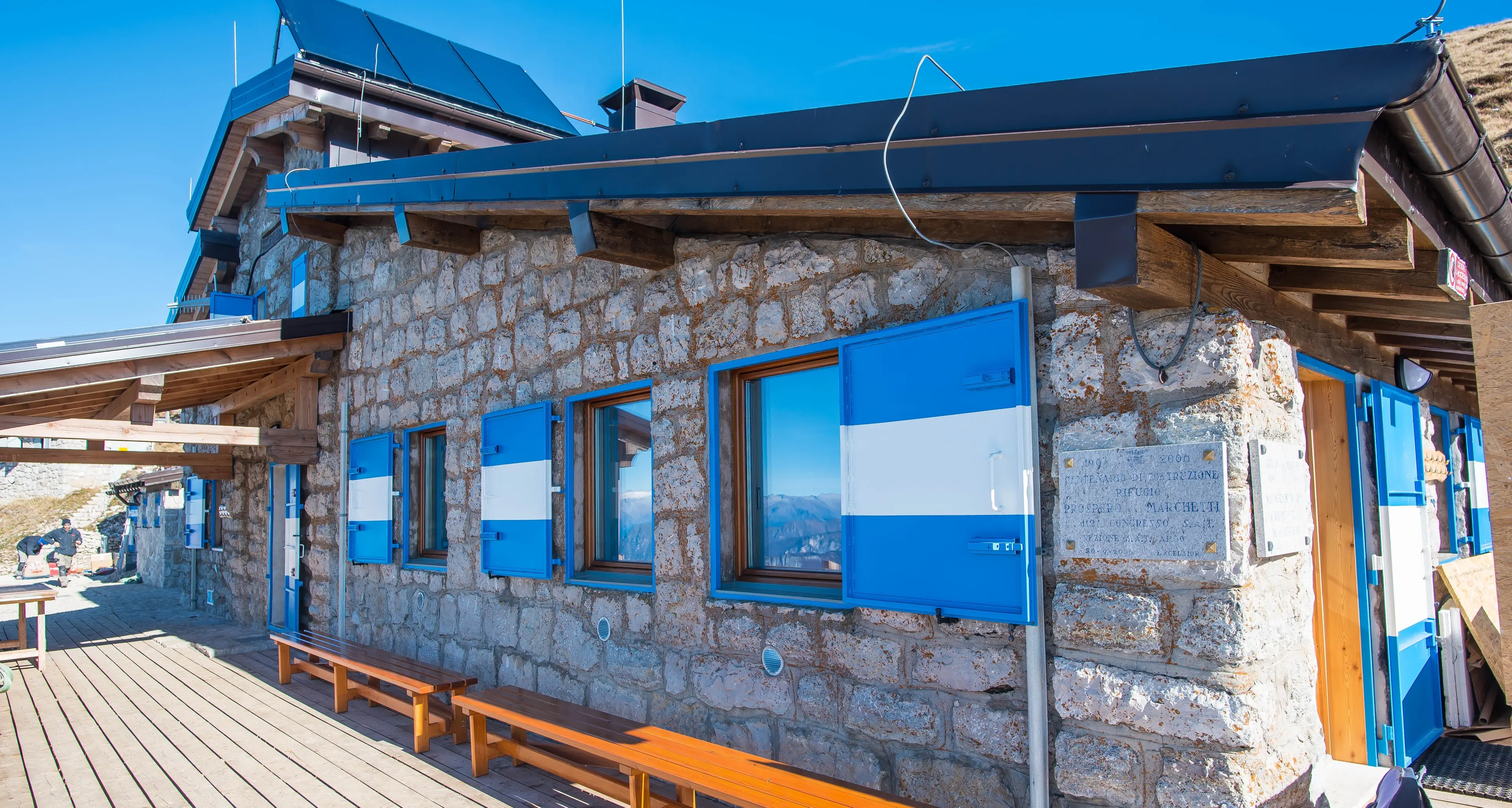 Il rifugio Marchetti allo Stivo riapre a Natale