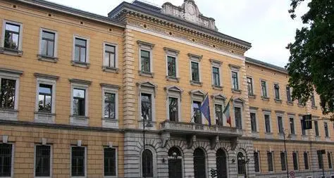 Trento, due buttafuori finiscono a processo per lesioni e violenza