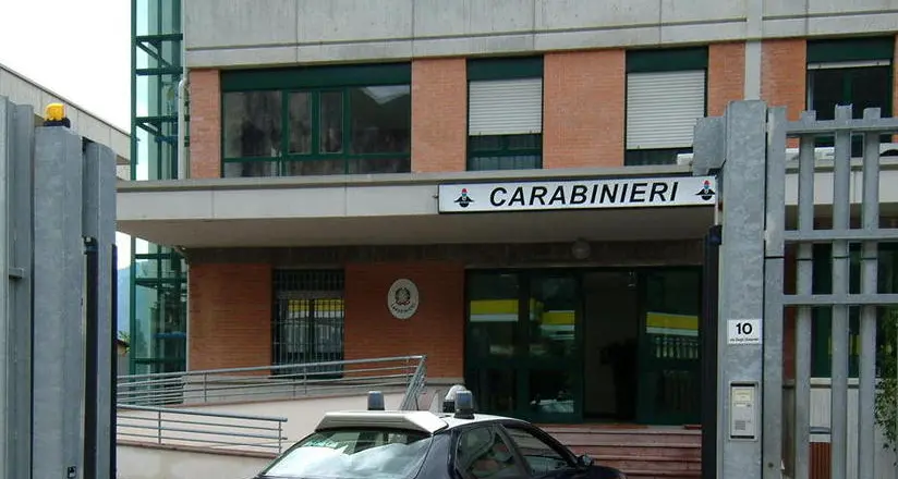 Lite in strada, 22enne rivano ferisce un disabile