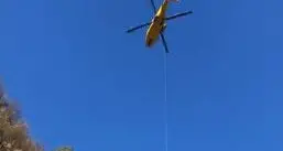 Cade in parete, settantenne ferito alla spalla