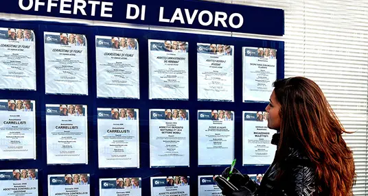 Occupazione: cresce l'impiego per donne e giovani