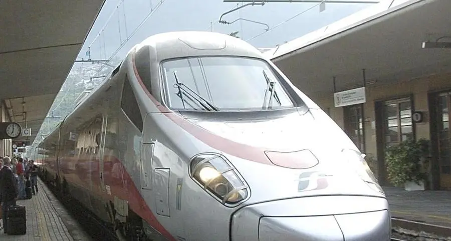 Turisti dello sci, le Frecce fermano anche a Ora