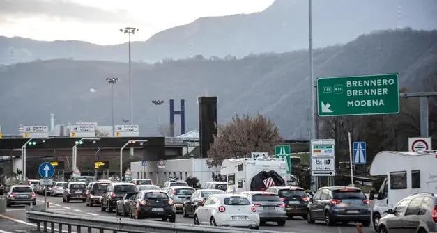 A22, rallentamenti con code tra Bolzano e Affi