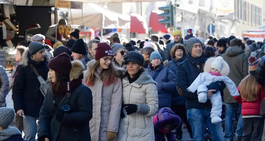 Santa Lucia, la folla c’è ma spende poco