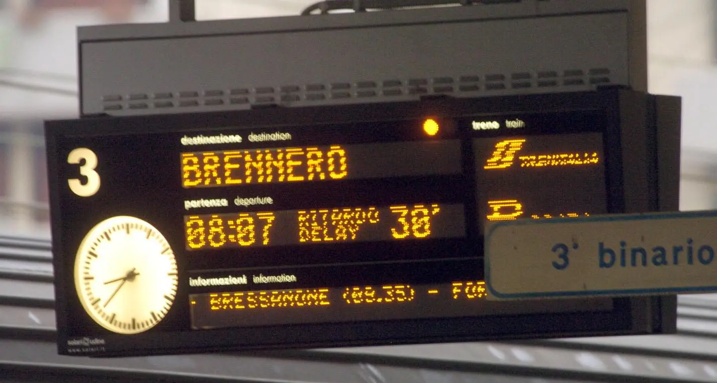Treni in ritardo, il Codacons fa un esposto in Procura