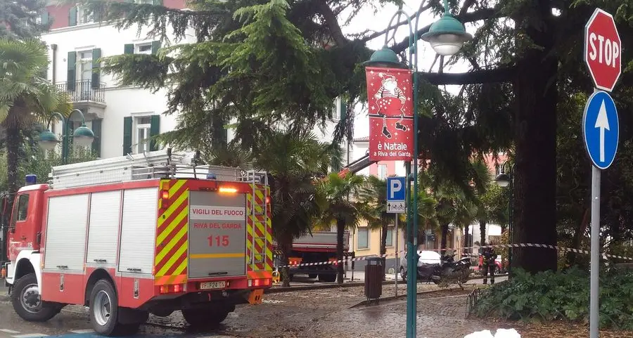 I vigili del fuoco ancora al lavoro