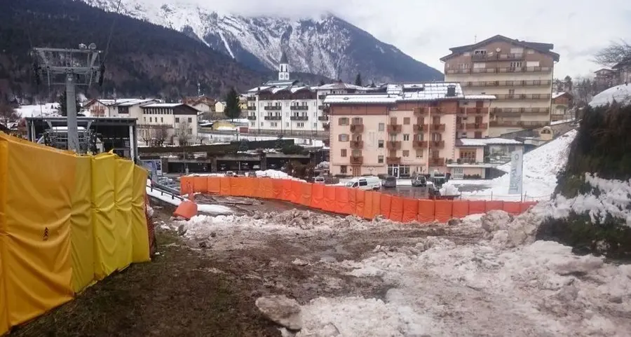 Rio tracima ad Andalo Inondati il paese e una pista da sci
