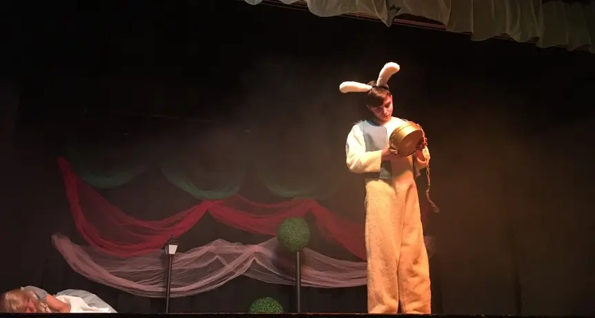 A teatro si va dal pomeriggio fino a notte