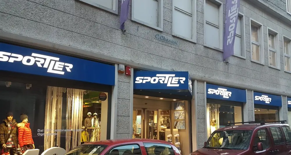 Furto da Sportler: commessa presa a pugni dal baby ladro
