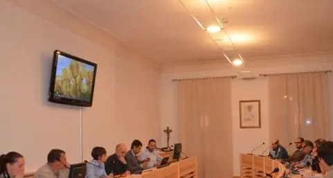 Ex albergo Avisio a Lago c’è il rischio di esposto