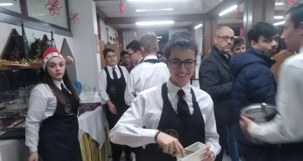 L’Alberghiero offre la cena di Natale a settanta senzatetto