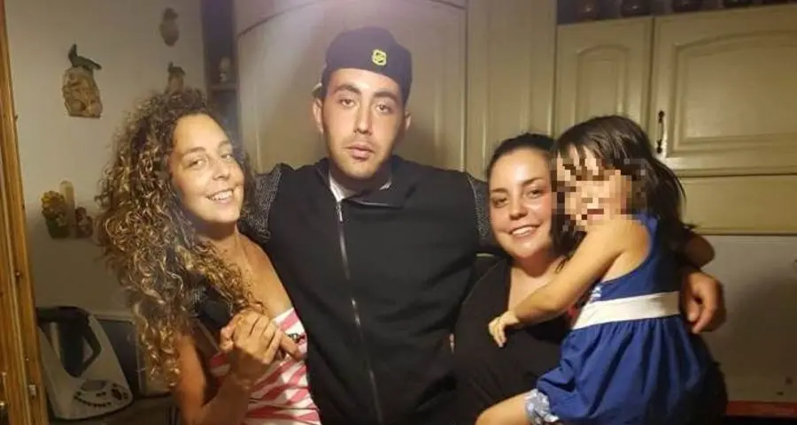 Muore a 19 anni Comunità sotto choc