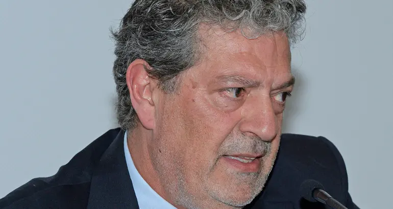 Mosaner scivola e si frattura la caviglia