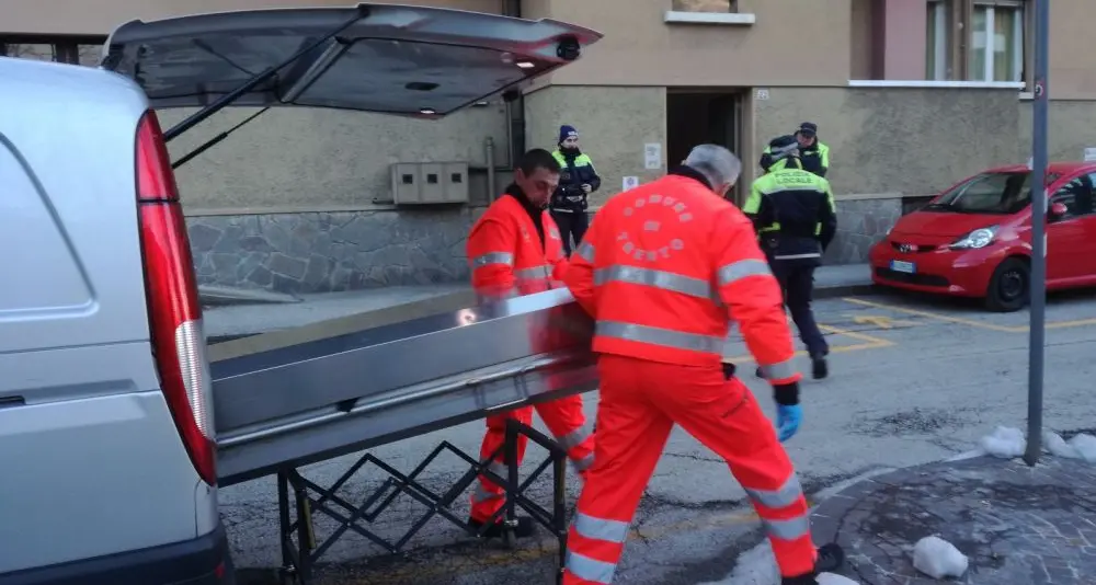 Trovato morto in casa a Trento