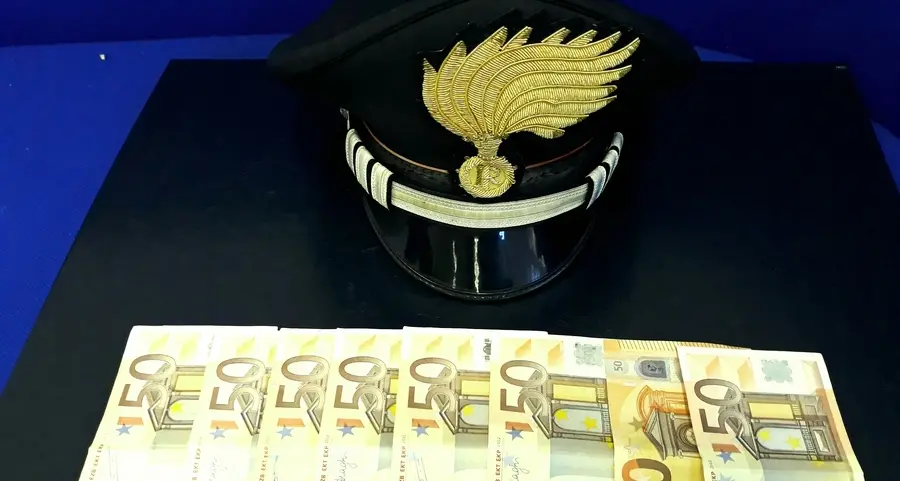 Usano soldi falsi durante la fiera, denunciati