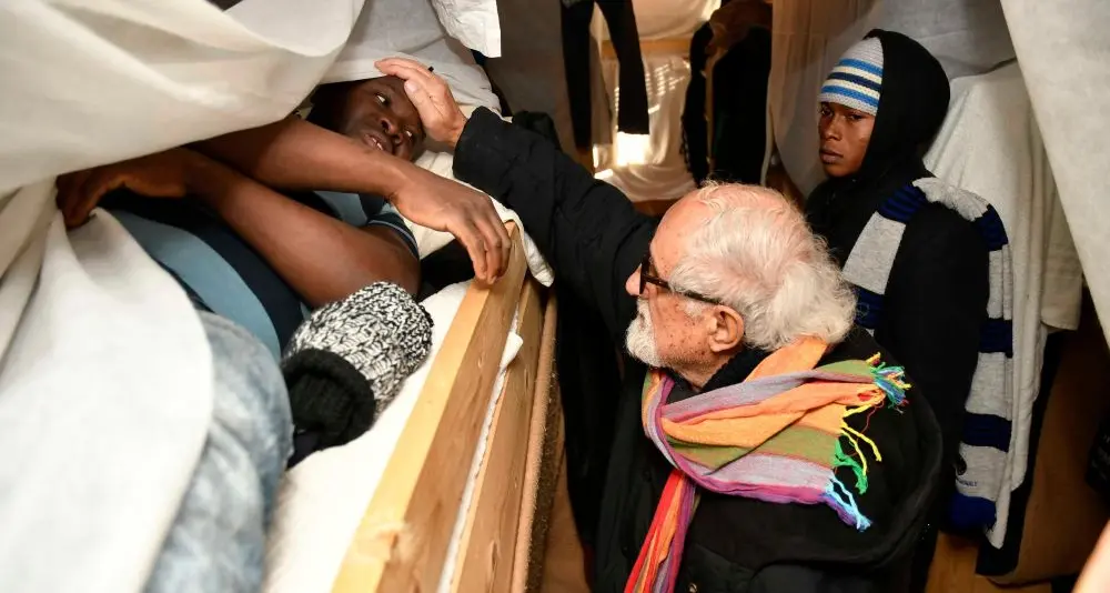 \"Non possiamo lasciare i profughi nelle gabbie\"