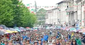 Gli alpini si prendono tutti i parcheggi