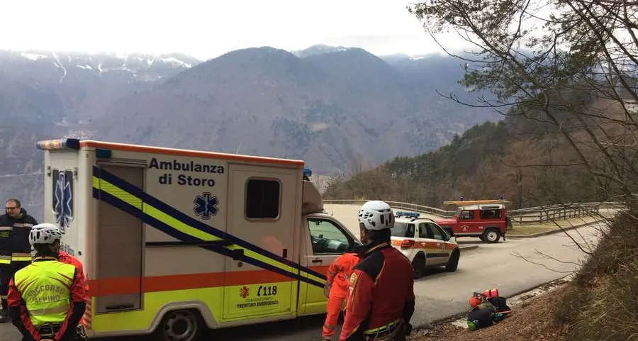 Travolto da un albero nei boschi sopra Storo