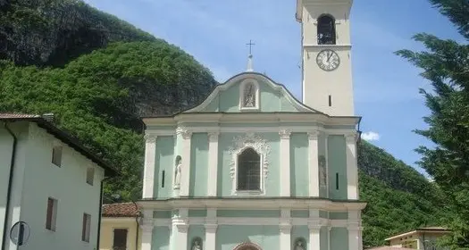 Ala, il vescovo rimuove don Ezio Seppi