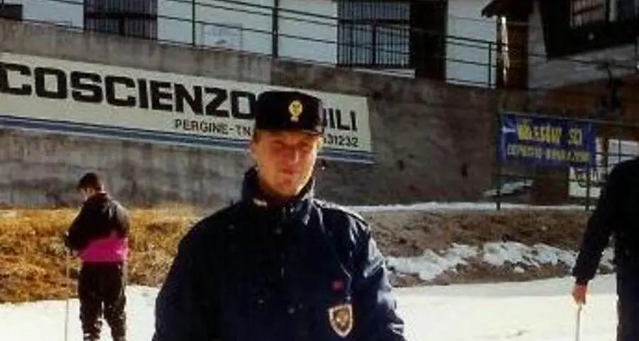 Morto il poliziotto caduto con gli sci