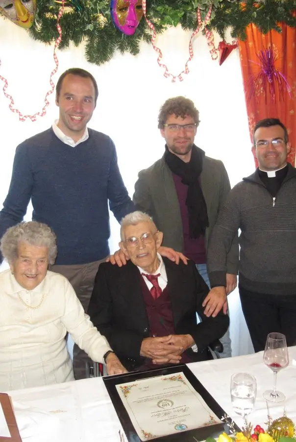 Delegazione mochena per i 100 auguri a Peter Moltrer