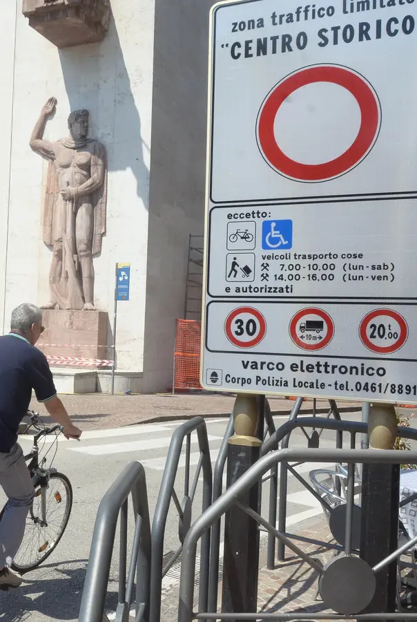 «Allarghiamo la Ztl al primo tratto di via San Martino»