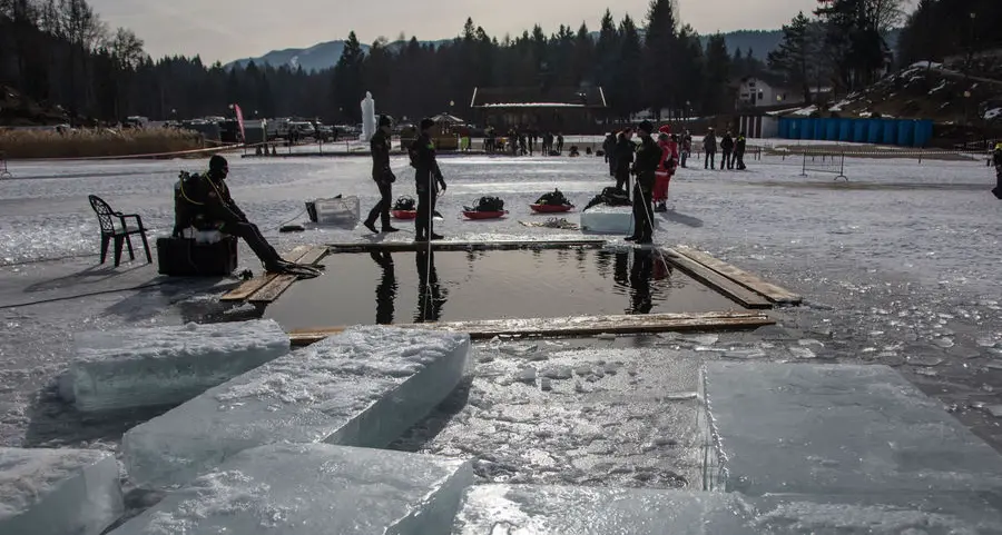 Ski test a Fondo Grande, sub nel lago