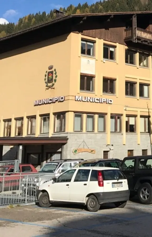 Incarico “sotto la lente” per il marciapiede